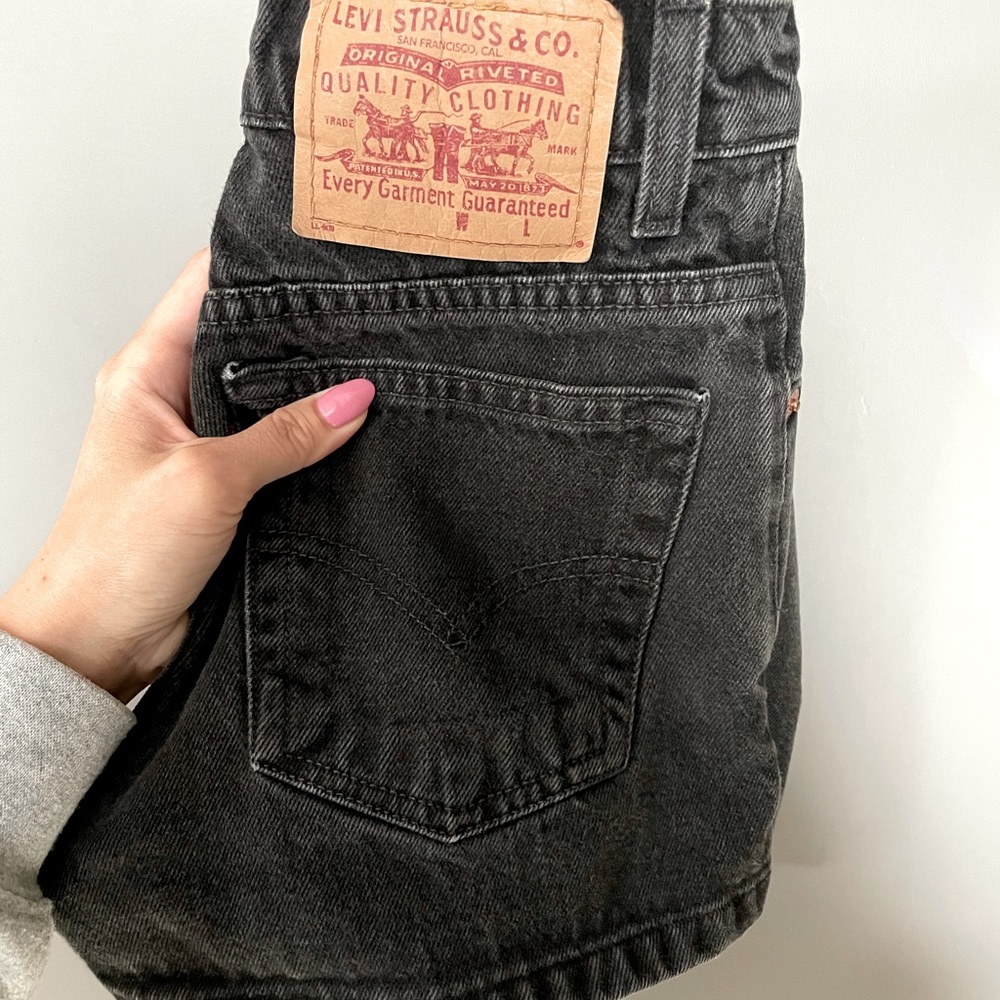 Highwaisted Vintage Levi shorts washed out black